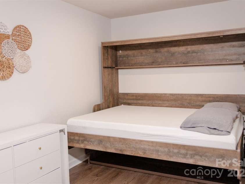 4008 Haldane Street, Charlotte, NC 28214.  MLS# CAR4285919, YatesRealty ID 29330. Flex Space