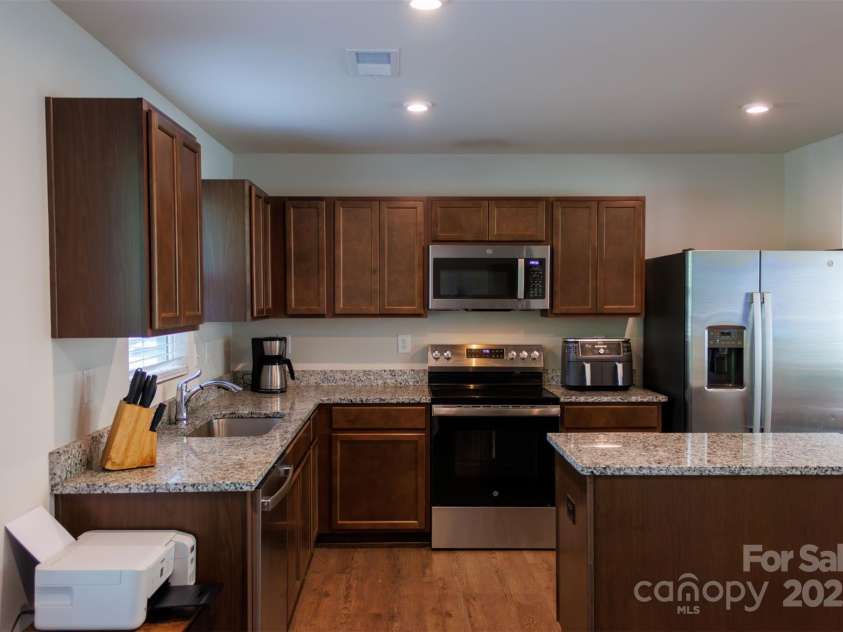 4008 Haldane Street, Charlotte, NC 28214.  MLS# CAR4285919, YatesRealty ID 29330. Kitchen