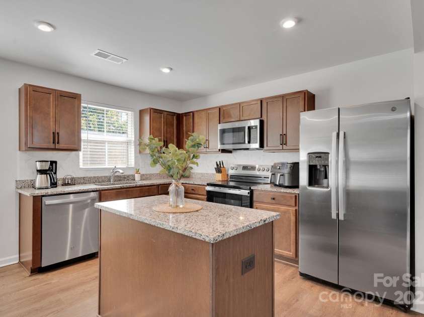 4008 Haldane Street, Charlotte, NC 28214.  MLS# CAR4319359, YatesRealty ID 29330. 