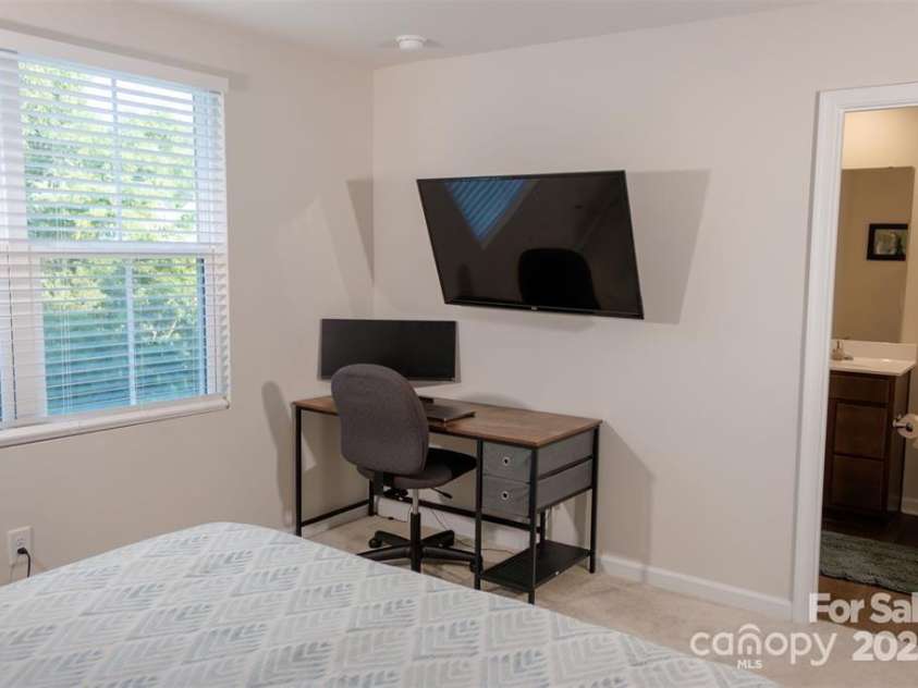 4008 Haldane Street, Charlotte, NC 28214.  MLS# CAR4319359, YatesRealty ID 29330. 