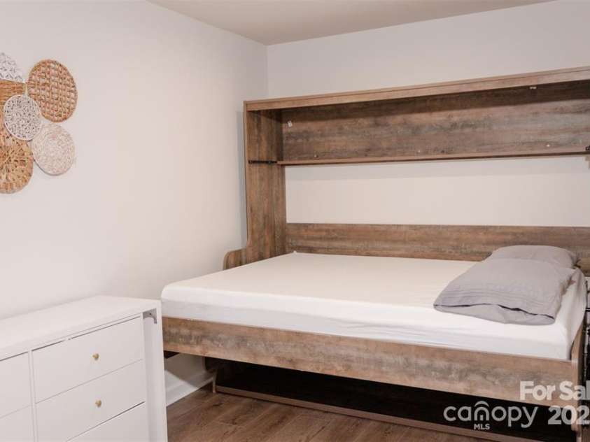 4008 Haldane Street, Charlotte, NC 28214.  MLS# CAR4319359, YatesRealty ID 29330. Flex space