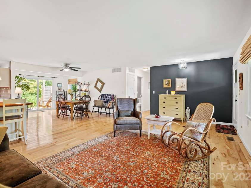 306 Pole Creasman Road, Asheville, NC 28806.  MLS# CAR4304233, YatesRealty ID 29331. 