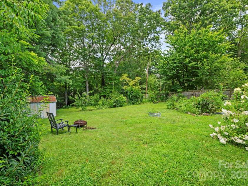 306 Pole Creasman Road, Asheville, NC 28806.  MLS# CAR4304233, YatesRealty ID 29331. 