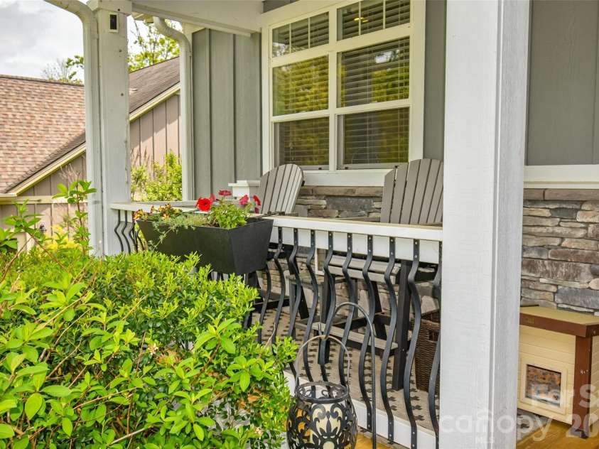 123 White Oak Road Extension, Arden, NC 28704.  MLS# CAR4375901, YatesRealty ID 29332. 123 White Oak Rd Ext