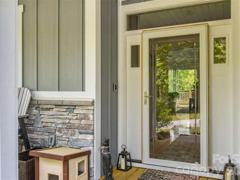 123 White Oak Road Extension, Arden, NC 28704.  MLS# CAR4375901, YatesRealty ID 29332. 