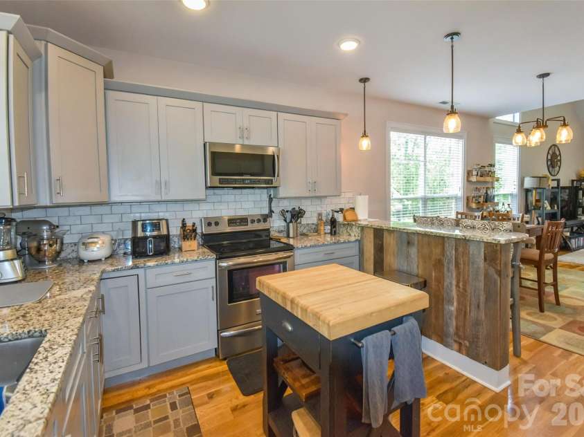 123 White Oak Road Extension, Arden, NC 28704.  MLS# CAR4375901, YatesRealty ID 29332. 