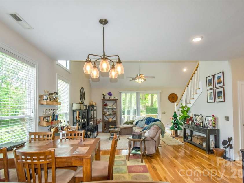 123 White Oak Road Extension, Arden, NC 28704.  MLS# CAR4375901, YatesRealty ID 29332. 