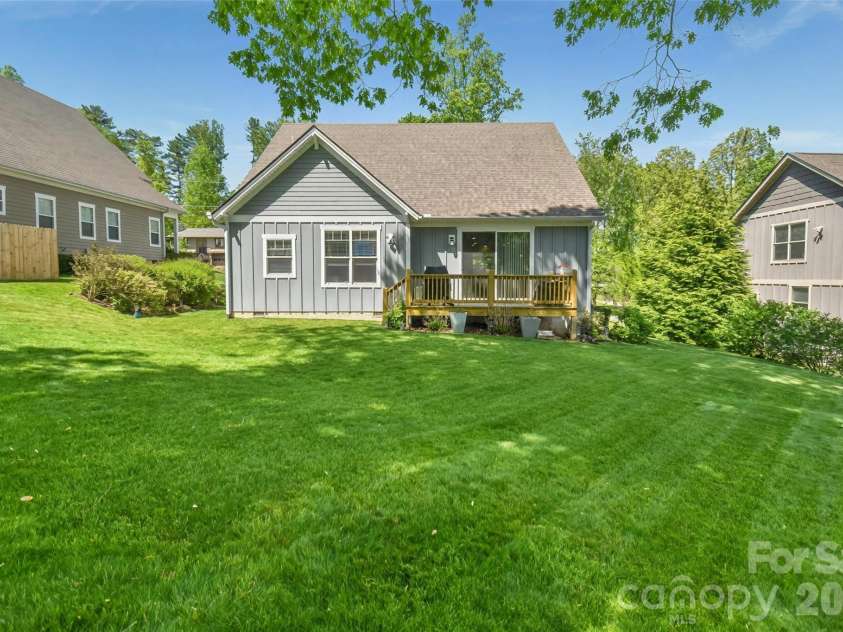 123 White Oak Road Extension, Arden, NC 28704.  MLS# CAR4375901, YatesRealty ID 29332. Backyard
