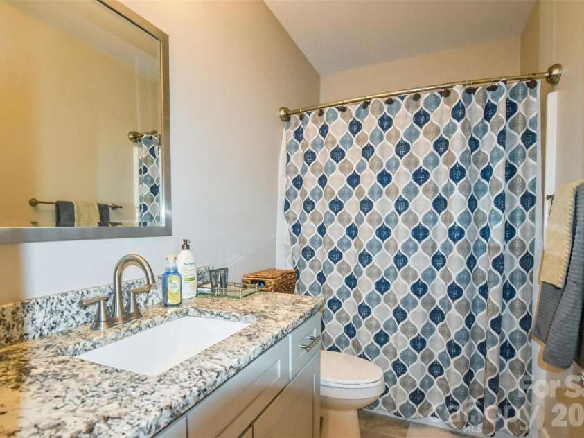 123 White Oak Road Extension, Arden, NC 28704.  MLS# CAR4375901, YatesRealty ID 29332. Upper level full bath