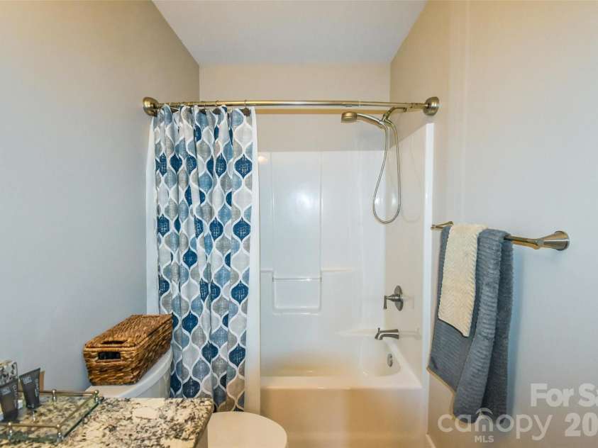 123 White Oak Road Extension, Arden, NC 28704.  MLS# CAR4375901, YatesRealty ID 29332. Upper level full bath