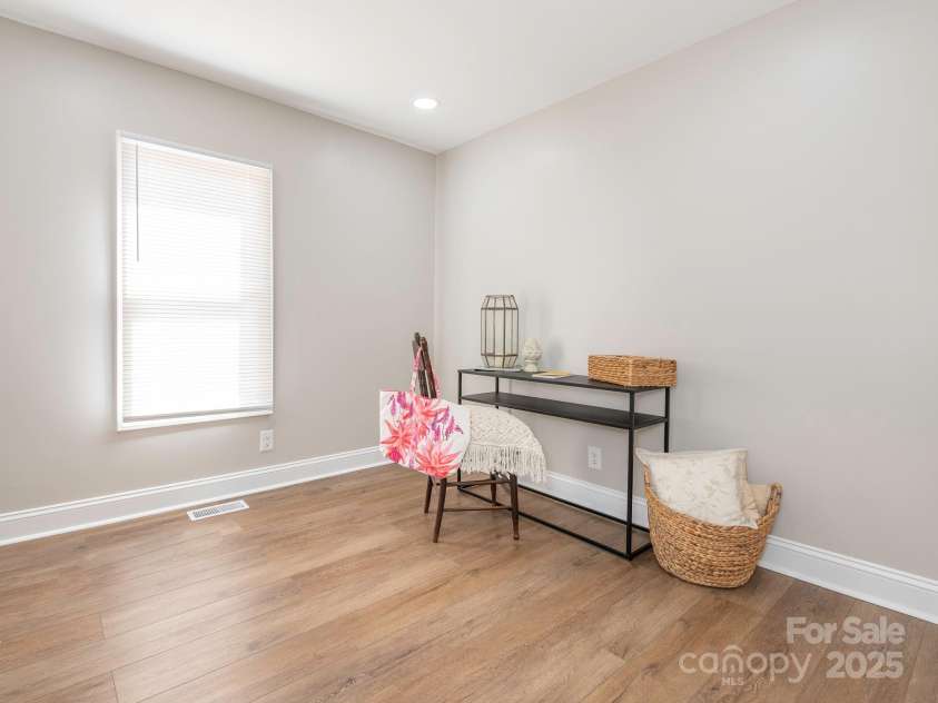 606 Pine Street, Blacksburg, SC 29702.  MLS# CAR4282702, YatesRealty ID 29332. 