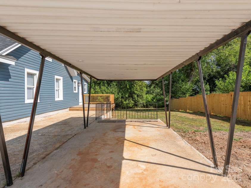 606 Pine Street, Blacksburg, SC 29702.  MLS# CAR4282702, YatesRealty ID 29332. Carport