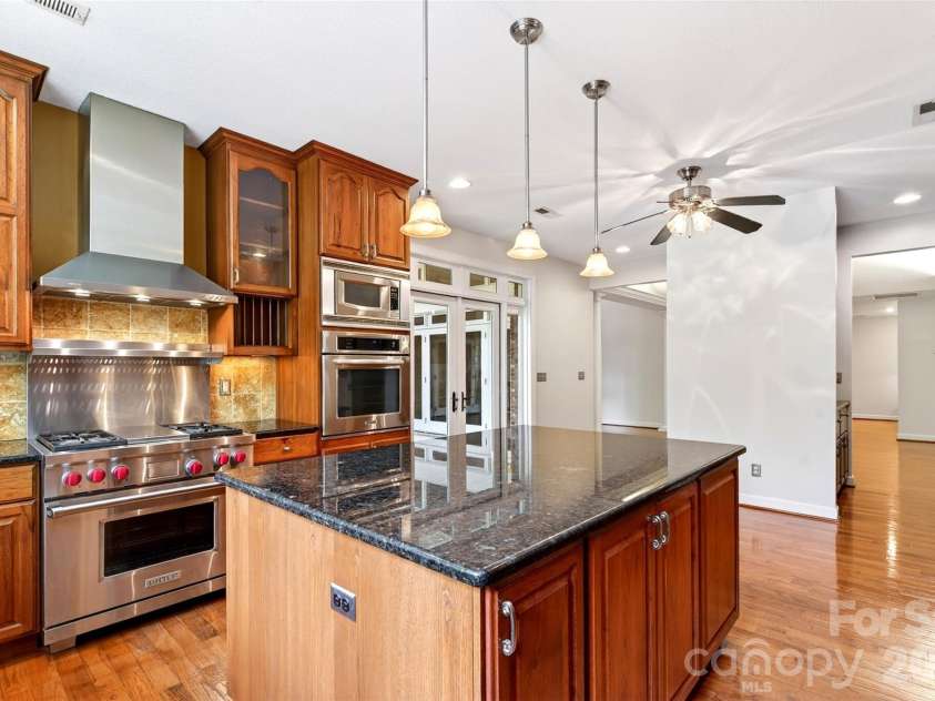 104 Valley Vista Drive, Black Mountain, NC 28711.  MLS# CAR4388162, YatesRealty ID 29333. 