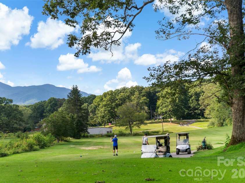 104 Valley Vista Drive, Black Mountain, NC 28711.  MLS# CAR4388162, YatesRealty ID 29333. 
