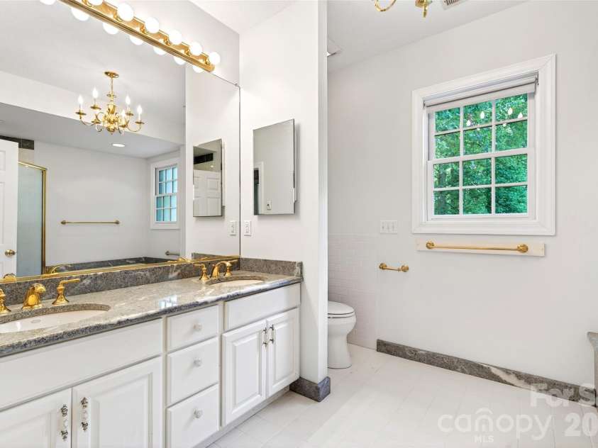 104 Valley Vista Drive, Black Mountain, NC 28711.  MLS# CAR4388162, YatesRealty ID 29333. Primary bathroom