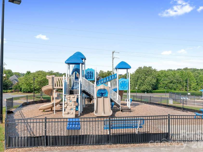 269 Montibello Drive, Mooresville, NC 28117.  MLS# CAR4392025, YatesRealty ID 29334. 