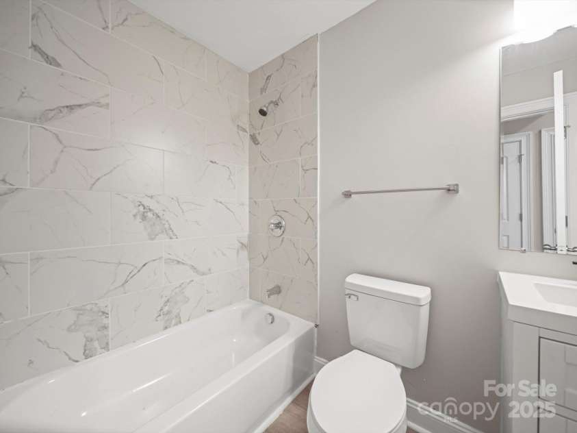 926 4th Street, Statesville, NC 28677.  MLS# CAR4277257, YatesRealty ID 29334. Shared full bath