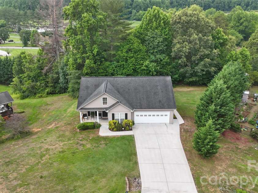 3933 Rocky Brook Place, Lenoir, NC 28645.  MLS# CAR4380583, YatesRealty ID 29335. 