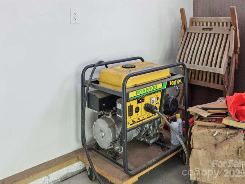 398 Falling Leaves Lane, Hendersonville, NC 28792.  MLS# CAR4267350, YatesRealty ID 29335. Generator conveys