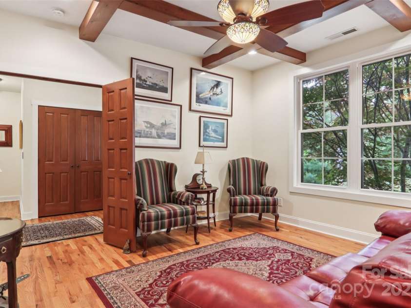 398 Falling Leaves Lane, Hendersonville, NC 28792.  MLS# CAR4267350, YatesRealty ID 29335. Guest suite