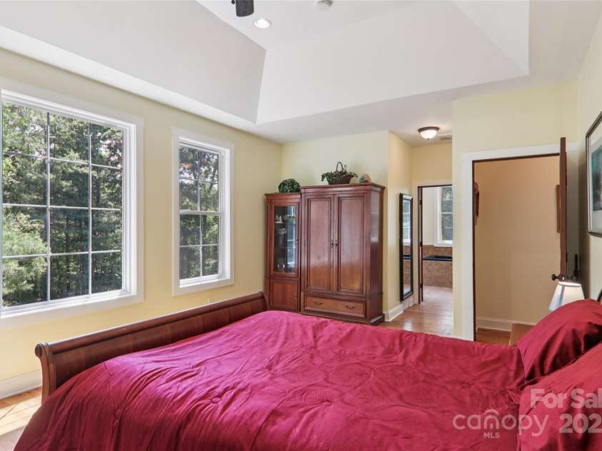 398 Falling Leaves Lane, Hendersonville, NC 28792.  MLS# CAR4267350, YatesRealty ID 29335. Primary bedroom size:19x13