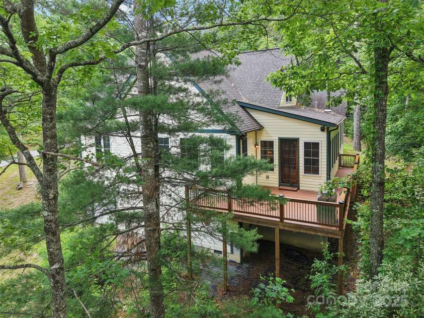 398 Falling Leaves Lane, Hendersonville, NC 28792.  MLS# CAR4267350, YatesRealty ID 29335. View of back deck