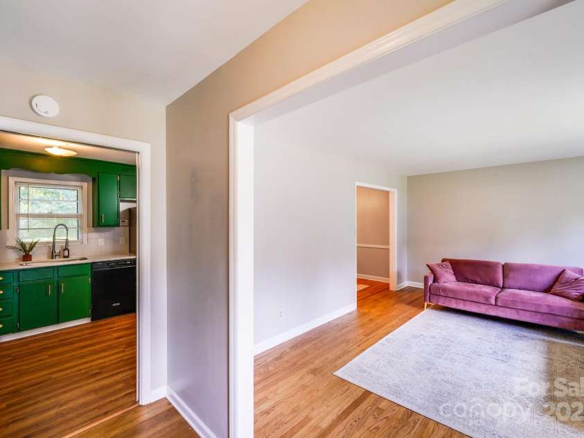 3518 Donovan Place, Charlotte, NC 28215.  MLS# CAR4282333, YatesRealty ID 29336. 