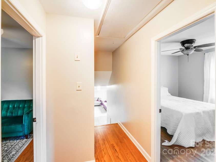 3518 Donovan Place, Charlotte, NC 28215.  MLS# CAR4282333, YatesRealty ID 29336. 