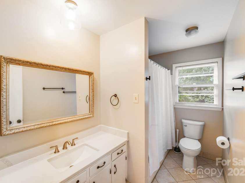 3518 Donovan Place, Charlotte, NC 28215.  MLS# CAR4282333, YatesRealty ID 29336. 