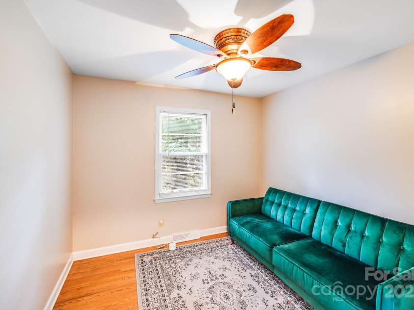 3518 Donovan Place, Charlotte, NC 28215.  MLS# CAR4282333, YatesRealty ID 29336. 