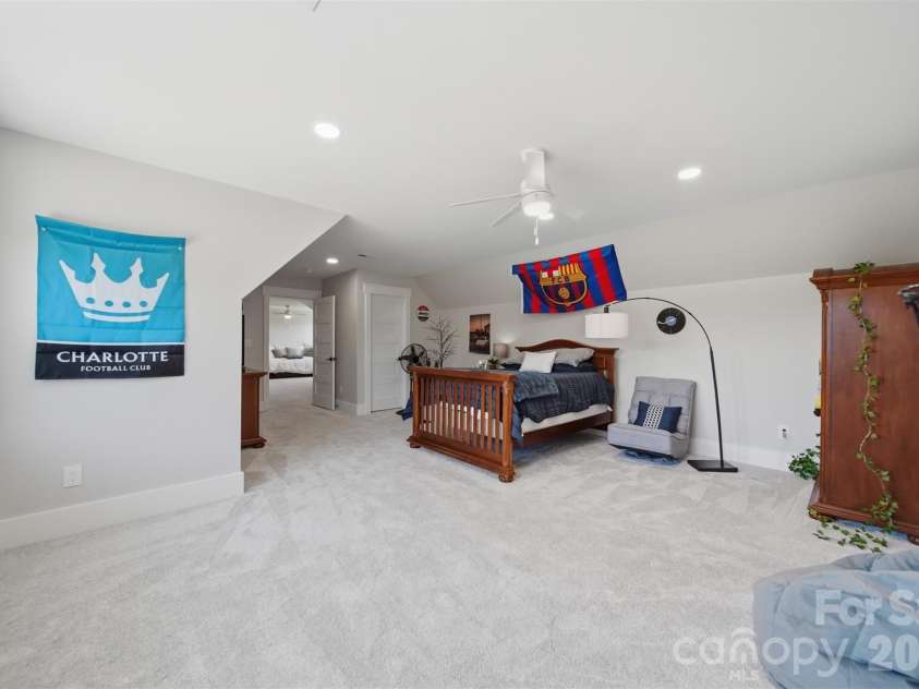 2322 Moss Farm Road, Hickory, NC 28602.  MLS# CAR4381618, YatesRealty ID 29337. 