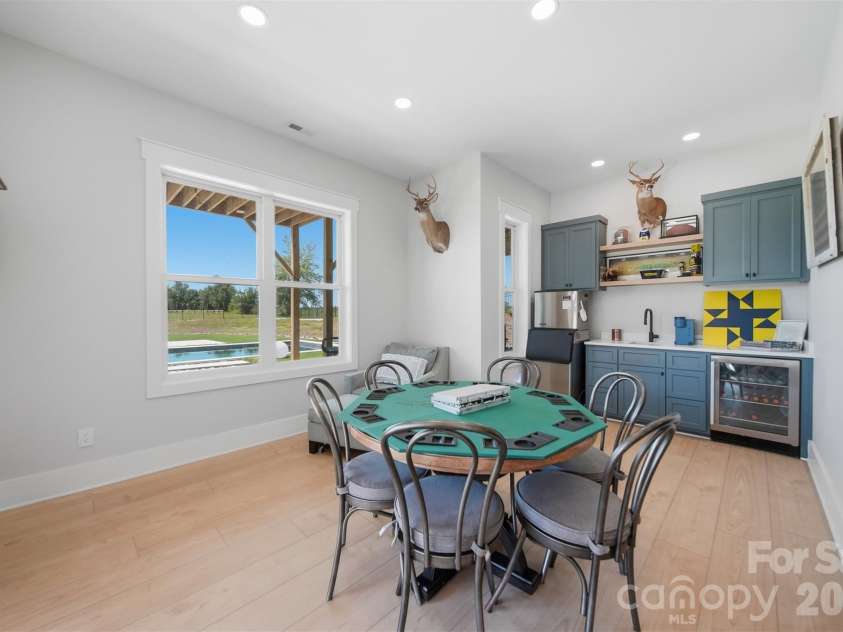 2322 Moss Farm Road, Hickory, NC 28602.  MLS# CAR4381618, YatesRealty ID 29337. 