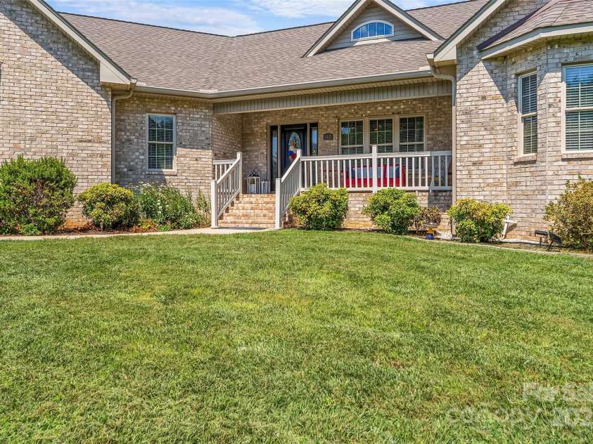 142 Windsor Drive, Taylorsville, NC 28681.  MLS# CAR4283783, YatesRealty ID 29339. Covered Front Porch