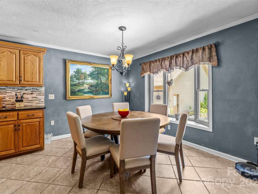 142 Windsor Drive, Taylorsville, NC 28681.  MLS# CAR4283783, YatesRealty ID 29339. Dining Area