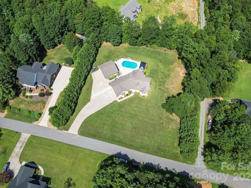 142 Windsor Drive, Taylorsville, NC 28681.  MLS# CAR4283783, YatesRealty ID 29339. Huge Private Lot