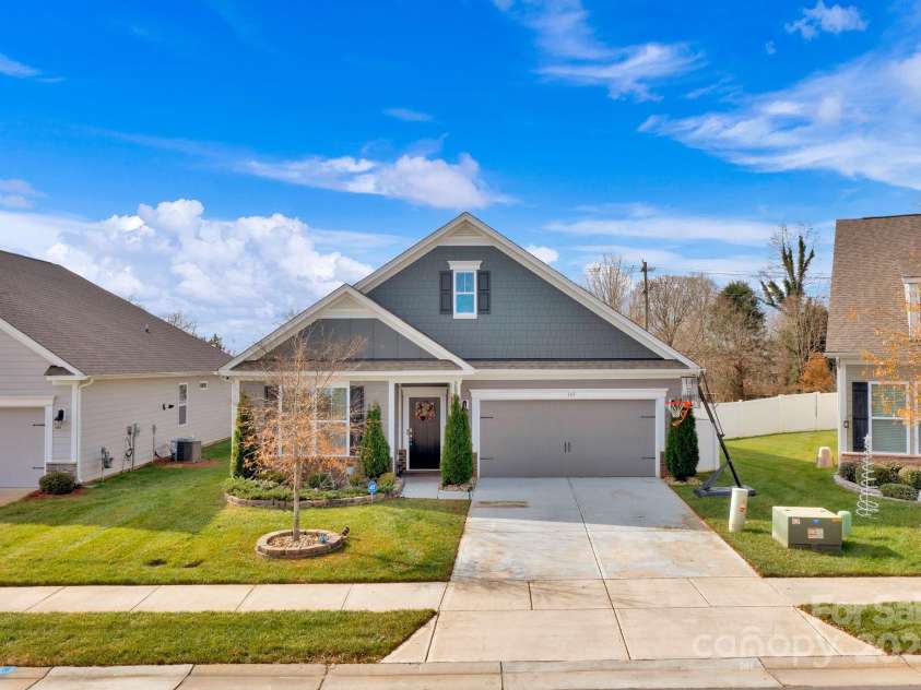 143 Cup Chase Drive, Mooresville, NC 28115.  MLS# CAR4209359, YatesRealty ID 2934. 