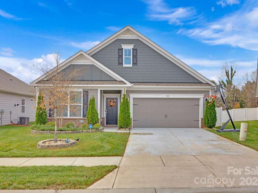 143 Cup Chase Drive, Mooresville, NC 28115.  MLS# CAR4209359, YatesRealty ID 2934. 