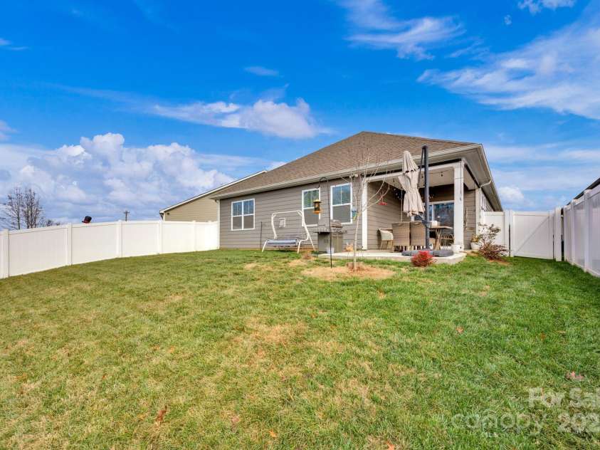 143 Cup Chase Drive, Mooresville, NC 28115.  MLS# CAR4209359, YatesRealty ID 2934. 
