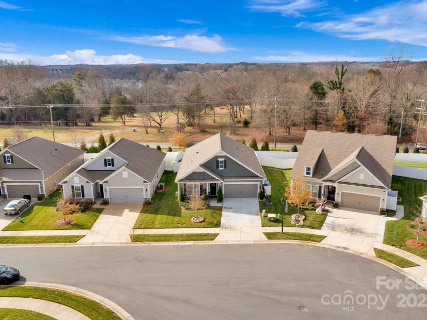 143 Cup Chase Drive, Mooresville, NC 28115.  MLS# CAR4209359, YatesRealty ID 2934. 