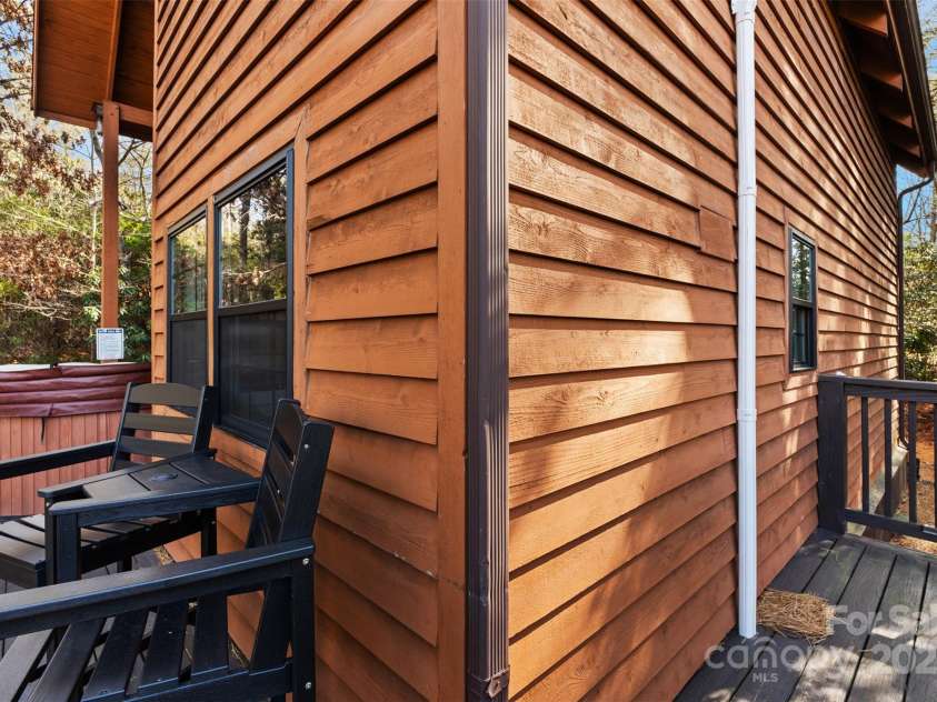 68 Bear Den Mountain View Drive, Spruce Pine, NC 28777.  MLS# CAR4326618, YatesRealty ID 2934. 