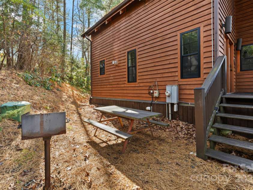 68 Bear Den Mountain View Drive, Spruce Pine, NC 28777.  MLS# CAR4326618, YatesRealty ID 2934. 