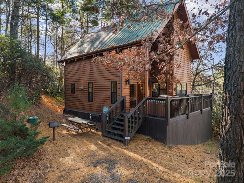 68 Bear Den Mountain View Drive, Spruce Pine, NC 28777.  MLS# CAR4326618, YatesRealty ID 2934. 