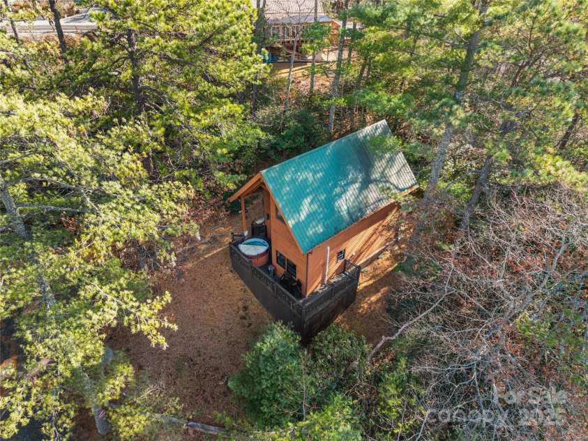 68 Bear Den Mountain View Drive, Spruce Pine, NC 28777.  MLS# CAR4326618, YatesRealty ID 2934. 