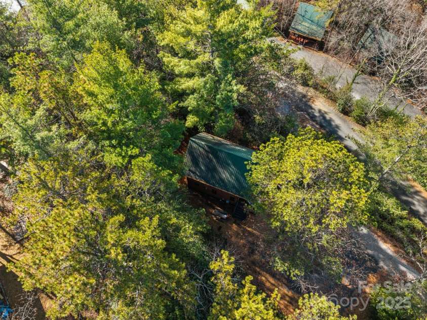 68 Bear Den Mountain View Drive, Spruce Pine, NC 28777.  MLS# CAR4326618, YatesRealty ID 2934. 
