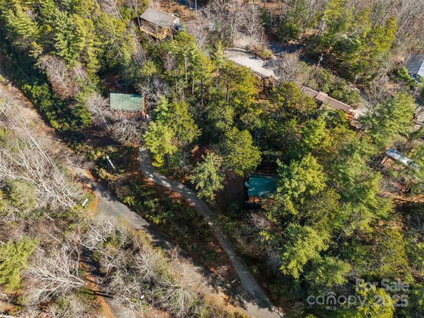 68 Bear Den Mountain View Drive, Spruce Pine, NC 28777.  MLS# CAR4326618, YatesRealty ID 2934. 