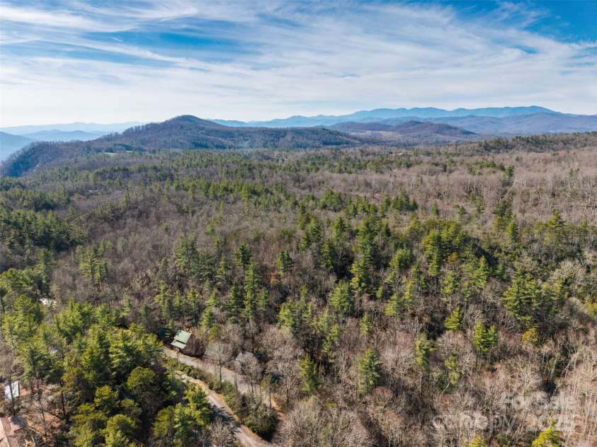 68 Bear Den Mountain View Drive, Spruce Pine, NC 28777.  MLS# CAR4326618, YatesRealty ID 2934. 