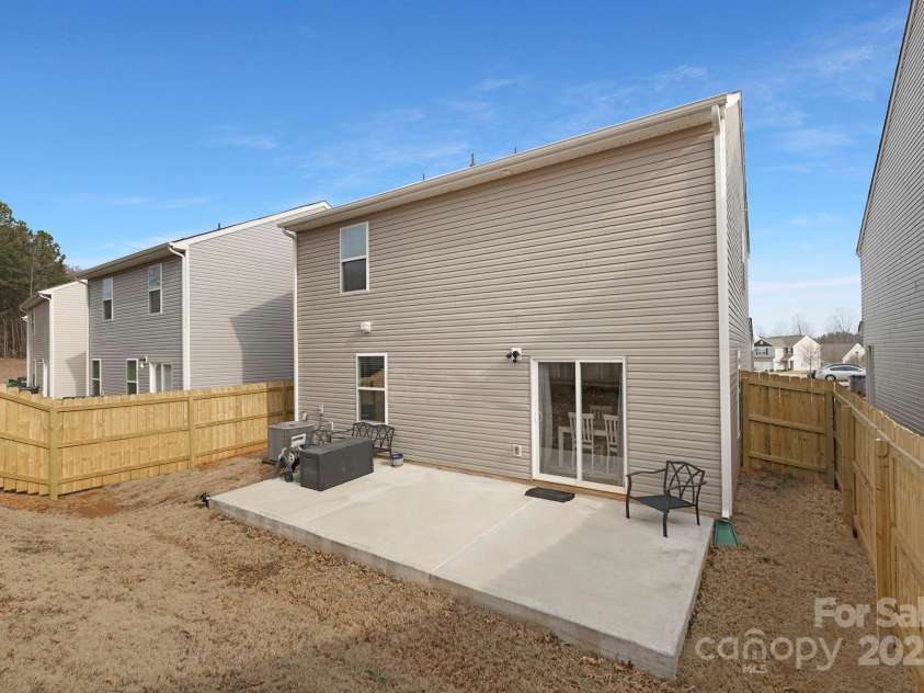 9025 Creedmore Hills Drive, Charlotte, NC 28214.  MLS# CAR4289266, YatesRealty ID 2934. Fenced in Rear Yard