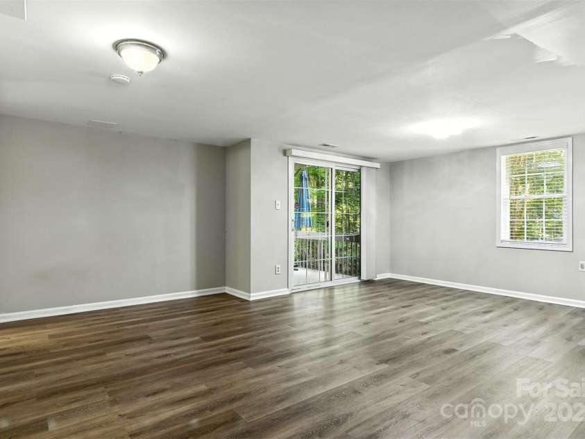 824 17th Avenue Drive, Hickory, NC 28602.  MLS# CAR4279103, YatesRealty ID 29340. 