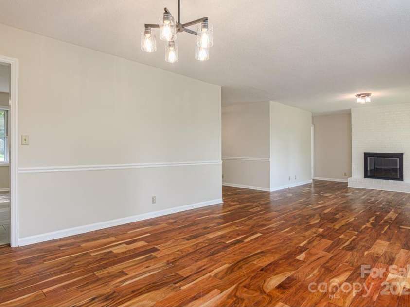 1045 Carousel Lane, Hendersonville, NC 28792.  MLS# CAR4276412, YatesRealty ID 29341. 