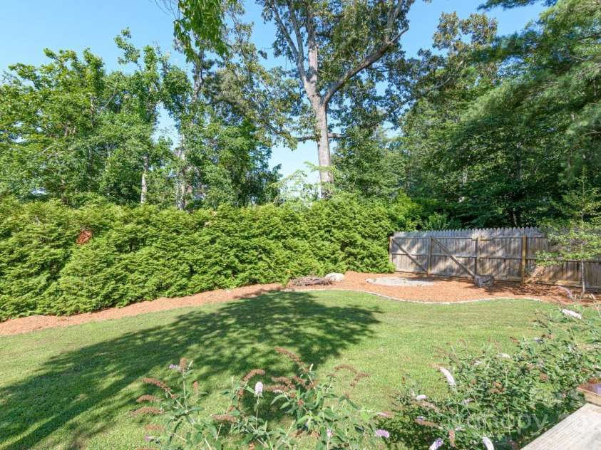 1045 Carousel Lane, Hendersonville, NC 28792.  MLS# CAR4276412, YatesRealty ID 29341. 